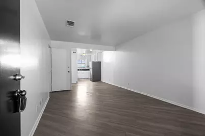 320 E 4th Street #208, Arlington, TX 76010 - Photo 4