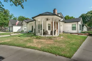 131 Lakeway Ln, Gun Barrel City, TX 75156 - Photo 1