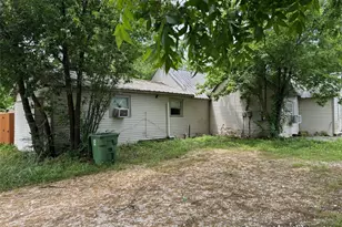 504 Sherman St, Tioga, TX 76271 - Photo 6