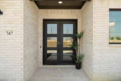 747 Gannon Heights Lane, Frisco, TX 75033 - Photo 2