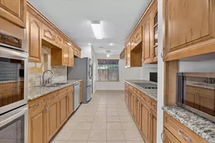 1820 Holly Oak St, Arlington, TX 76012 - Photo 8