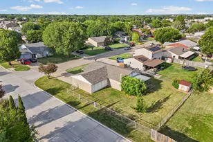 525 Alva Dr, Grand Prairie, TX 75052 - Photo 26