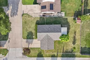 525 Alva Dr, Grand Prairie, TX 75052 - Photo 28
