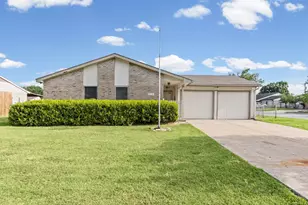 525 Alva Dr, Grand Prairie, TX 75052 - Photo 1