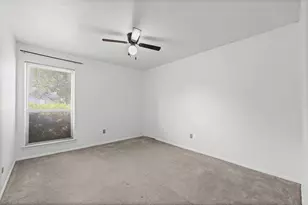 525 Alva Dr, Grand Prairie, TX 75052 - Photo 16