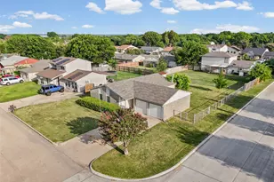 525 Alva Dr, Grand Prairie, TX 75052 - Photo 24