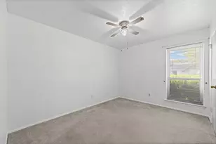 525 Alva Dr, Grand Prairie, TX 75052 - Photo 18