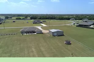 496 Marshall Cir, Whitewright, TX 75491 - Photo 10