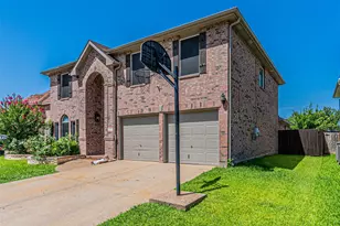 5001 Worthing Dr, Garland, TX 75043 - Photo 2