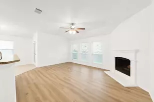 1005 Meadow Green Ct, Princeton, TX 75407 - Photo 6