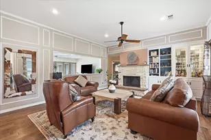 2816 N Creekwood Dr, Grapevine, TX 76051 - Photo 4