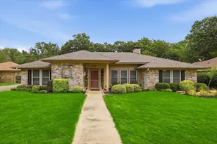 2816 N Creekwood Dr, Grapevine, TX 76051 - Photo 1