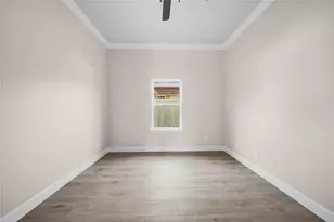 1818 E Tucker St, Fort Worth, TX 76104 - Photo 12