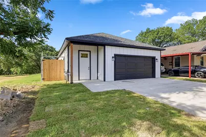 1818 E Tucker Street, Fort Worth, TX 76104 - Photo 2