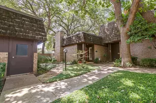 4414 Glenwood Ct, Fort Worth, TX 76109 - Photo 4