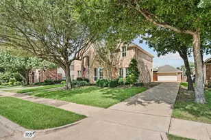 909 Muirfield Rd, Keller, TX 76248 - Photo 2