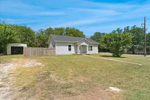 403 S 7th St, Sanger, TX 76266 - Photo 2