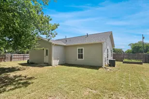 403 S 7th St, Sanger, TX 76266 - Photo 14