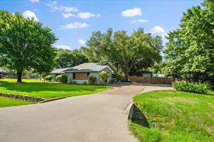 209 Live Oak Ln, Burleson, TX 76028 - Photo 32