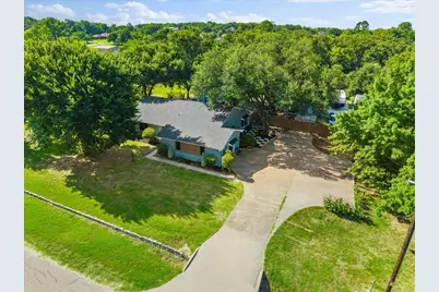 209 Live Oak Lane, Burleson, TX 76028 - Photo 2