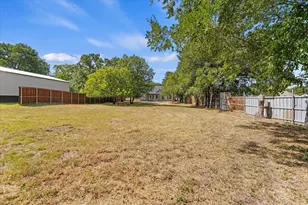 605 N Stewart St, Azle, TX 76020 - Photo 26