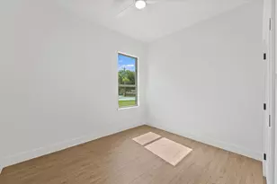 605 N Stewart St, Azle, TX 76020 - Photo 18