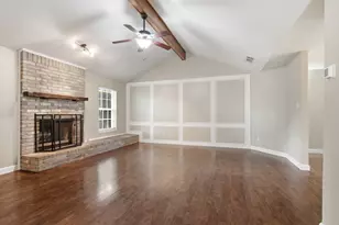 2502 Cranberry Ln, Euless, TX 76039 - Photo 4