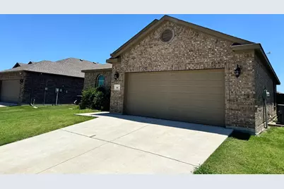 305 Lead Creek Drive, Fort Worth, TX 76131 - Photo 2