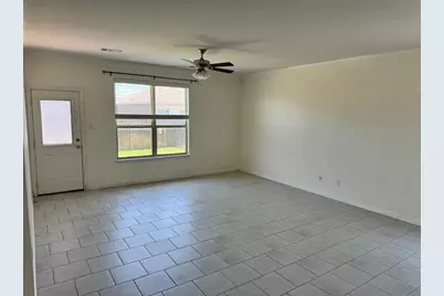 305 Lead Creek Drive, Fort Worth, TX 76131 - Photo 4