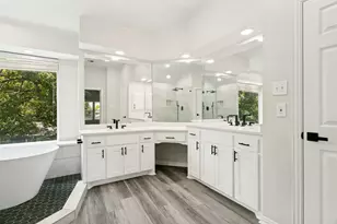 2811 Stonehurst Dr, Grapevine, TX 76051 - Photo 20