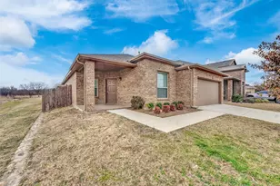144 Creek Terrace Dr, Saginaw, TX 76131 - Photo 2