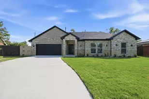 1038 Barton Ave, Glenn Heights, TX 75154 - Photo 2