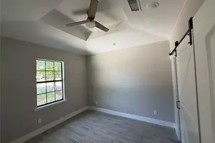 3025 Red Oak Dr, Granbury, TX 76048 - Photo 4
