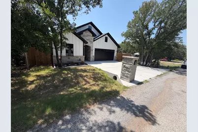 3025 Red Oak Drive, Granbury, TX 76048 - Photo 2