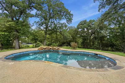 1100 Crazy Horse Trail, Burleson, TX 76028 - Photo 32