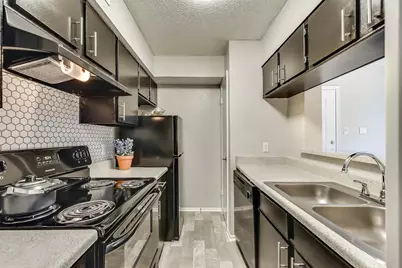 8081 Marvin D. Love Freeway #0602, Dallas, TX 75237 - Photo 4