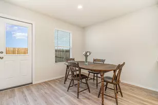 504 S Hopson St, Van Alstyne, TX 75495 - Photo 8