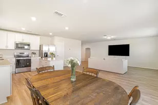 504 S Hopson St, Van Alstyne, TX 75495 - Photo 4