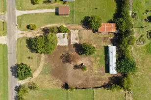 18069 Cindy's Ln, Justin, TX 76247 - Photo 4