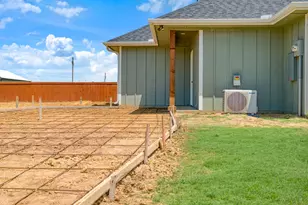 705 Daniel St, Blossom, TX 75416 - Photo 20
