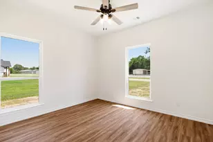 705 Daniel St, Blossom, TX 75416 - Photo 10