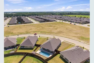 1100 Canterbury Lane, Ennis, TX 75119 - Photo 34