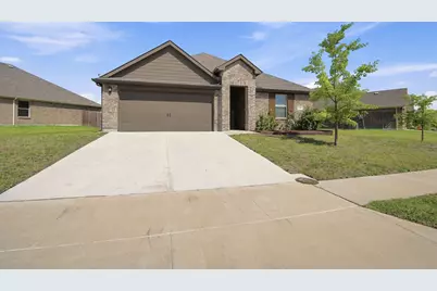 1100 Canterbury Lane, Ennis, TX 75119 - Photo 2