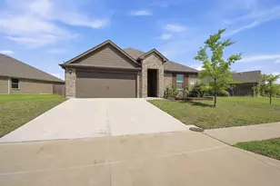 1100 Canterbury Ln, Ennis, TX 75119 - Photo 2