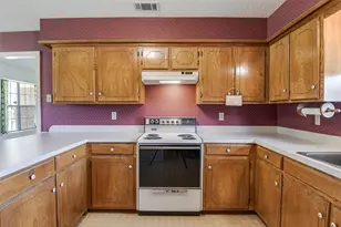 301 Vinyard Dr, Waxahachie, TX 75167 - Photo 12