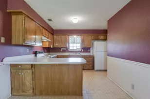 301 Vinyard Dr, Waxahachie, TX 75167 - Photo 10