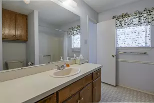 301 Vinyard Dr, Waxahachie, TX 75167 - Photo 14