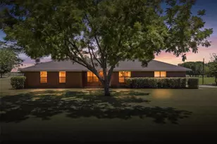 301 Vinyard Dr, Waxahachie, TX 75167 - Photo 28