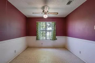 301 Vinyard Dr, Waxahachie, TX 75167 - Photo 8