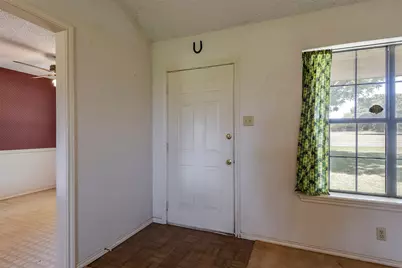 301 Vinyard Drive, Waxahachie, TX 75167 - Photo 4